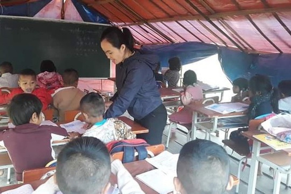 Xây dựng điểm trường cho cô trò từng phải học trong lán tạm vì sạt lở - 2 Xây dựng điểm trường cho cô trò từng phải học trong lán tạm vì sạt lở - 2