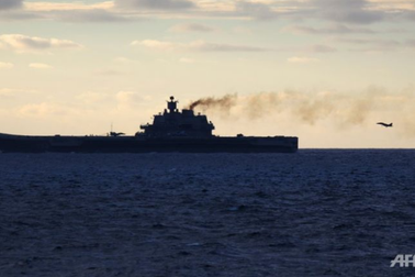 Chiến đấu cơ Nga rơi xuống biển gần tàu sân bay ngoài khơi Syria