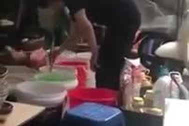 Bún ốc nổi tiếng Hàng Chai bị “tố” mất vệ sinh, dùng nước lã “chế” nước dùng