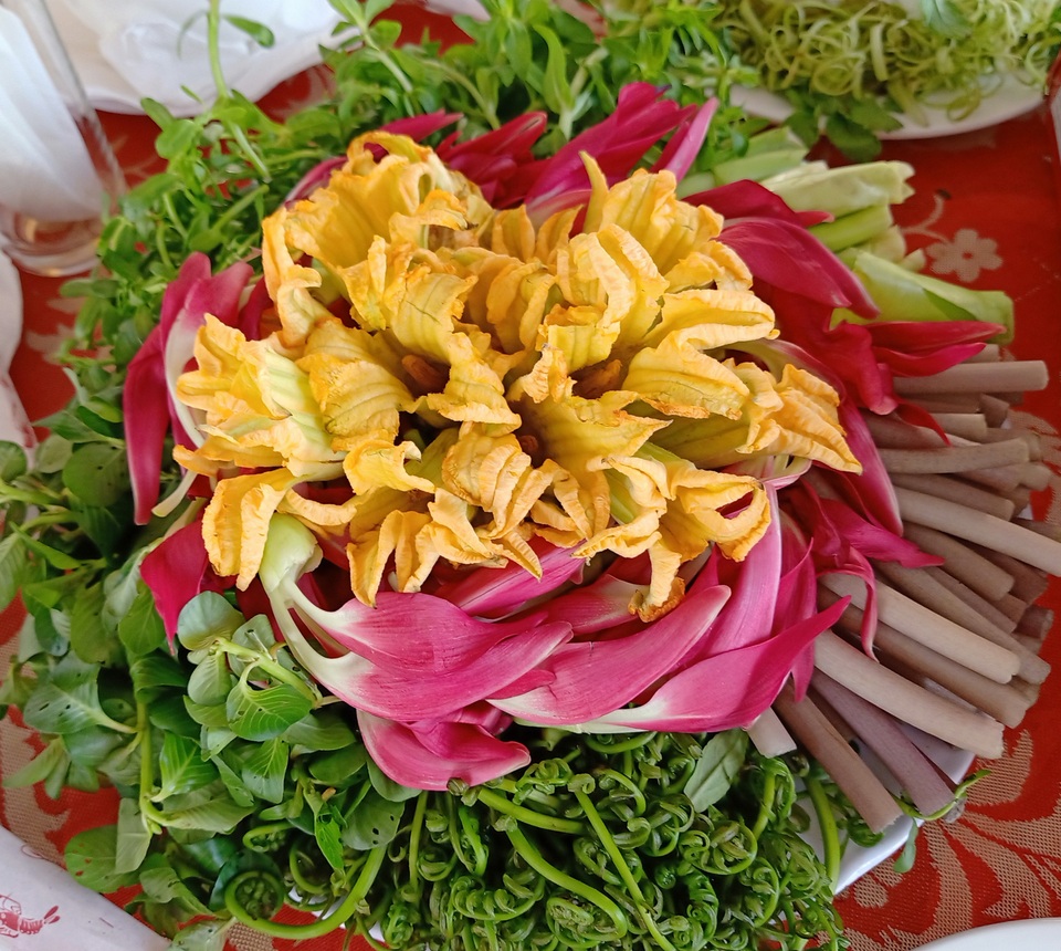 Về đất U Minh Hạ thưởng thức mắm, chỉ nhìn rau thôi cũng đã thèm - 5 Về đất U Minh Hạ thưởng thức mắm, chỉ nhìn rau thôi cũng đã thèm - 5
