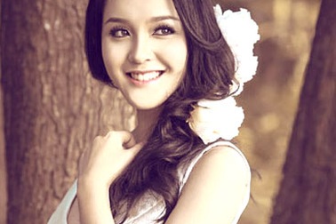 Á hậu Hoàng Anh chuẩn bị lên đường dự thi Hoa hậu Trái đất 2012