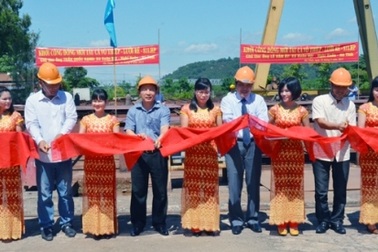 Hà Tĩnh: Ba ngư dân đầu tiên được đóng tàu cá vỏ thép