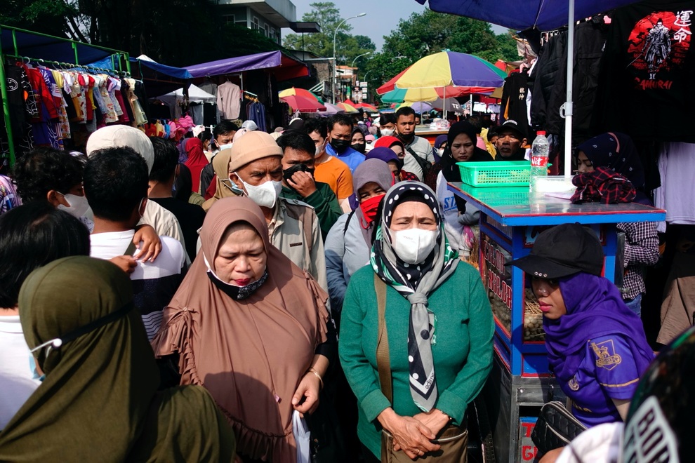 Lý do số ca Covid-19 ở Indonesia bất ngờ giảm mạnh - 1 Lý do số ca Covid-19 ở Indonesia bất ngờ giảm mạnh - 1