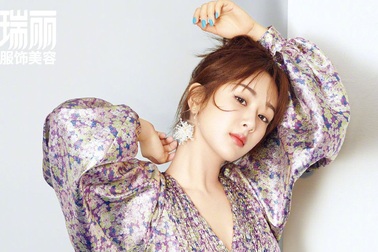 Mỹ nhân 9x Dương Tử bị bắt gặp “khoá môi” người khác giới