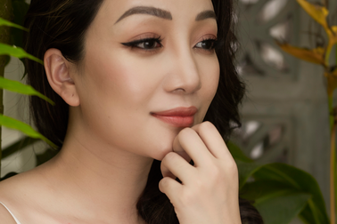 Phạm Thu Hà hát nhạc tình Lam Phương để tặng những người cô đơn