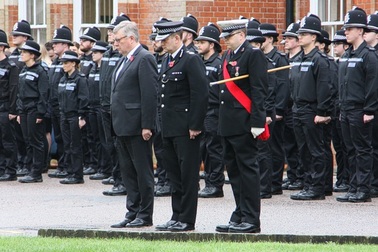 Cảnh sát Anh dành 1 phút mặc niệm 39 nạn nhân thiệt mạng trong xe tải