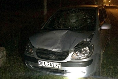 Hà Nội: CSGT truy đuổi ô tô gây tai nạn trong đêm