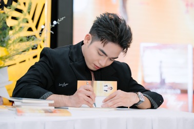 MC Nguyễn Hải Triều ra mắt sách về hành trình vượt qua tổn thương