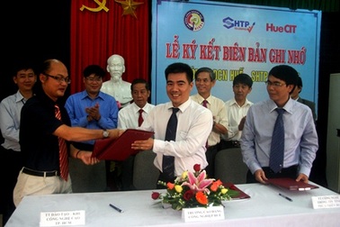 Ký kết đào tạo nguồn nhân lực CNTT chất lượng cao cho Huế