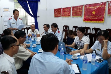 Kỷ luật lãnh đạo trung tâm y tế vì để ngoài sổ sách hơn 900 triệu đồng