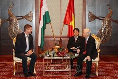 Tổng Bí thư Nguyễn Phú Trọng tiếp Chủ tịch Đảng Xã hội Hungary