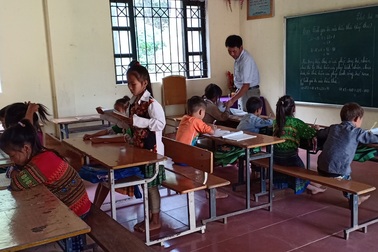 Gian nan “cõng chữ” qua cổng trời