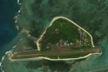 Việt Nam phản đối Trung Quốc tập trận, Philippines bồi đắp trên Biển Đông