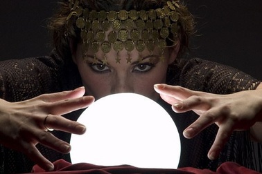 Đi xem bói, kiện thầy bói vì… phán sai