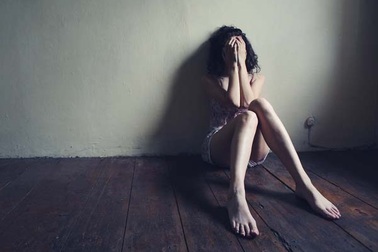 Bác sĩ tâm thần bị tát liên tục vì bệnh nhân đánh ghen 