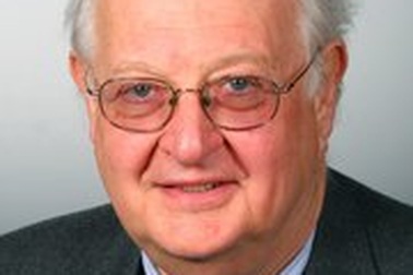 Nobel Kinh tế 2015 vinh danh nghiên cứu về tiêu dùng và đói nghèo