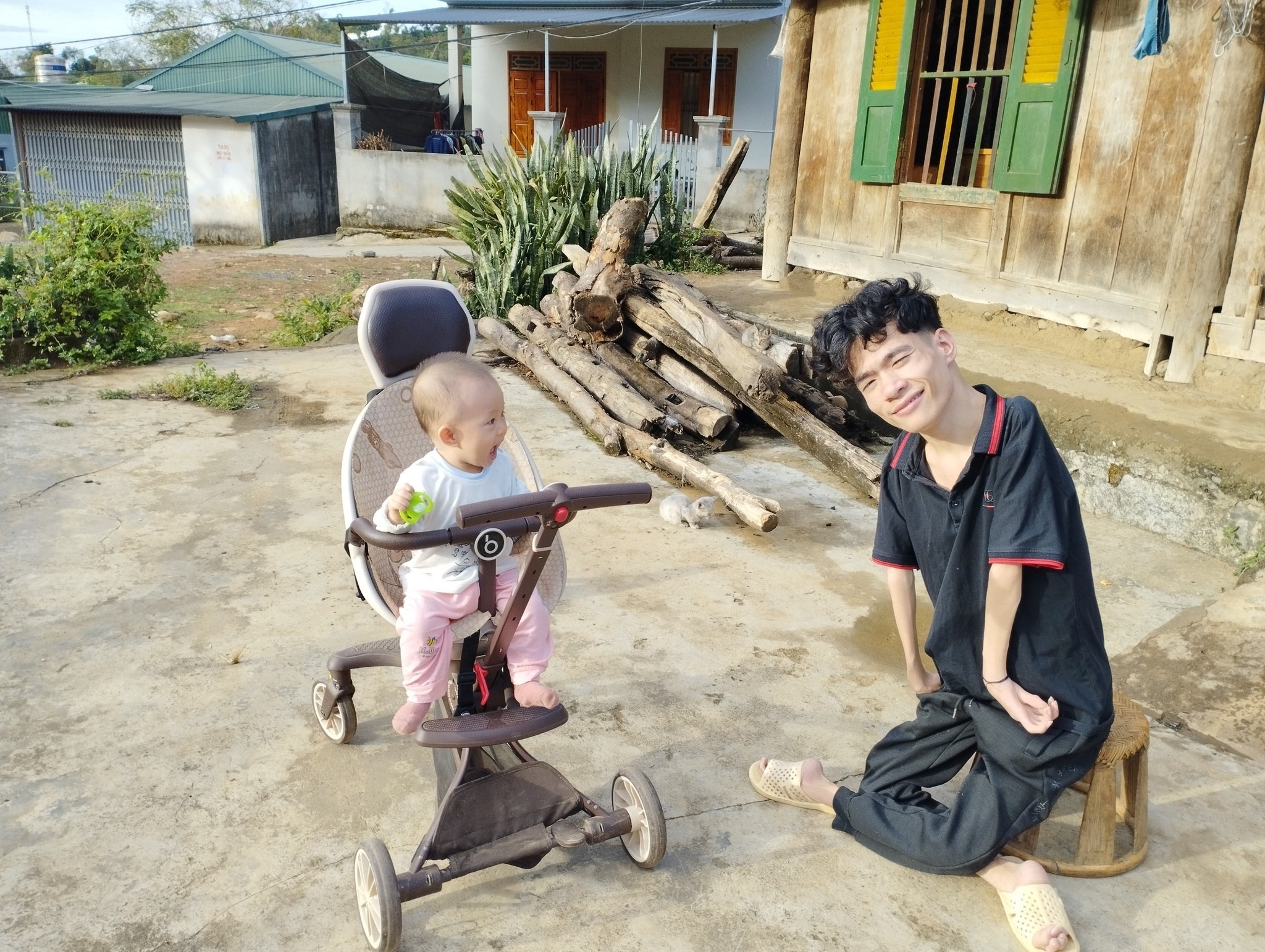 Streamer chinh phục Liên Minh Huyền Thoại với hai bàn tay ngược - 1 Streamer chinh phục Liên Minh Huyền Thoại với hai bàn tay ngược - 1
