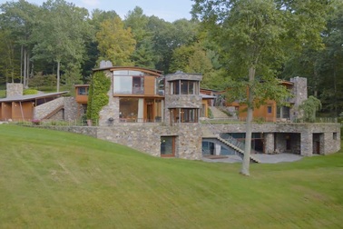 Bên trong “siêu” biệt thự 12 triệu USD có cả rạp chiếu phim, sân tennis