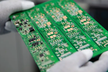 Việt Nam có thể hưởng lợi nhờ các nhà sản xuất chip rời khỏi Trung Quốc