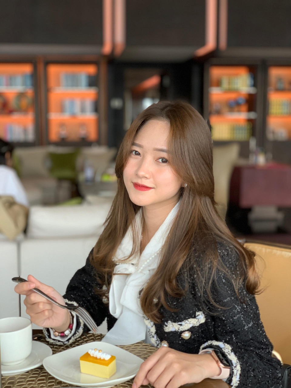 Cựu nữ sinh Học viện Tài chính họ Bế sở hữu nhan sắc làm say đắm lòng người - 3 Cựu nữ sinh Học viện Tài chính họ Bế sở hữu nhan sắc làm say đắm lòng người - 3