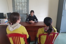 Tìm kiếm 2 nữ sinh lớp 9 báo đi học rồi "mất tích"