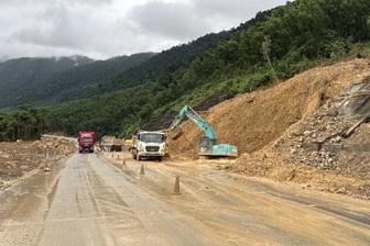 Cao tốc La Sơn - Hòa Liên tiếp tục cấm xe khách, xe tải lớn