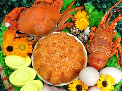 Mâm cúng Thần Tài tiền triệu ngập tôm hùm, cua khủng, người bán "cháy hàng"