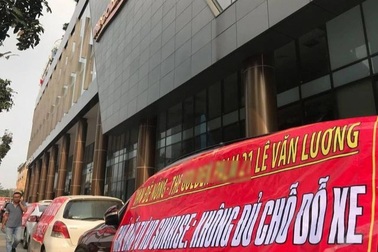 Nảy lửa "cuộc chiến" giành chỗ để ô tô ở chung cư, từ bình dân đến cao cấp