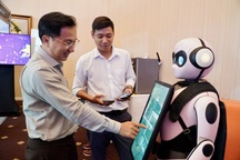 "Dùng Powerpoint, máy chiếu giảng bài chưa là chuyển đổi số"