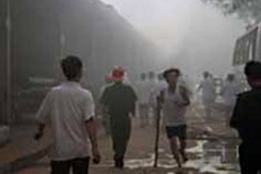 Cháy lớn tại khu công nghiệp Tân Định 