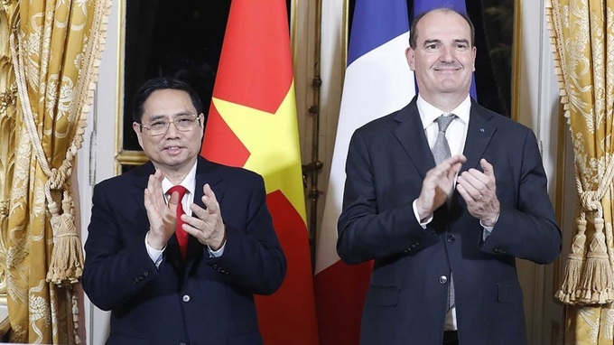 Thủ tướng Phạm Minh Chính và Thủ tướng Pháp Jean Castex tại lễ ký.