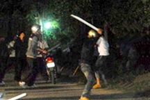 Bênh vợ, gã đàn ông đâm 5 người thương vong trước cổng công ty