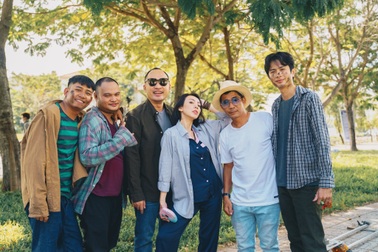 "Xóm sân si", "Chuyện xóm tui" là 2 web drama chạm đến trái tim người xem