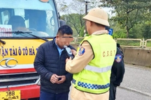 Tài xế xe buýt vi phạm nồng độ cồn, chạy quá tốc độ