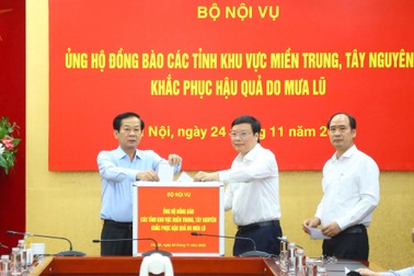 Bộ Nội vụ ủng hộ 1 tỷ đồng hỗ trợ miền Trung, Tây Nguyên khắc phục mưa lũ