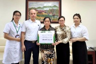 Người mẹ góa nghèo chăm con chấn thương sọ não được giúp hơn 200 triệu đồng