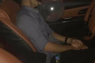 Hít bóng cười gây tai nạn liên hoàn bị xử lý như thế nào?