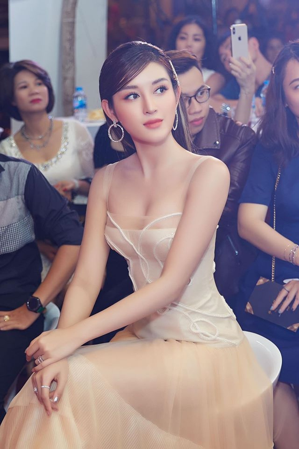 Tình duyên, nhan sắc của Top 3 Hoa hậu Việt Nam 2014 sau 6 năm - 18 Tình duyên, nhan sắc của Top 3 Hoa hậu Việt Nam 2014 sau 6 năm - 18