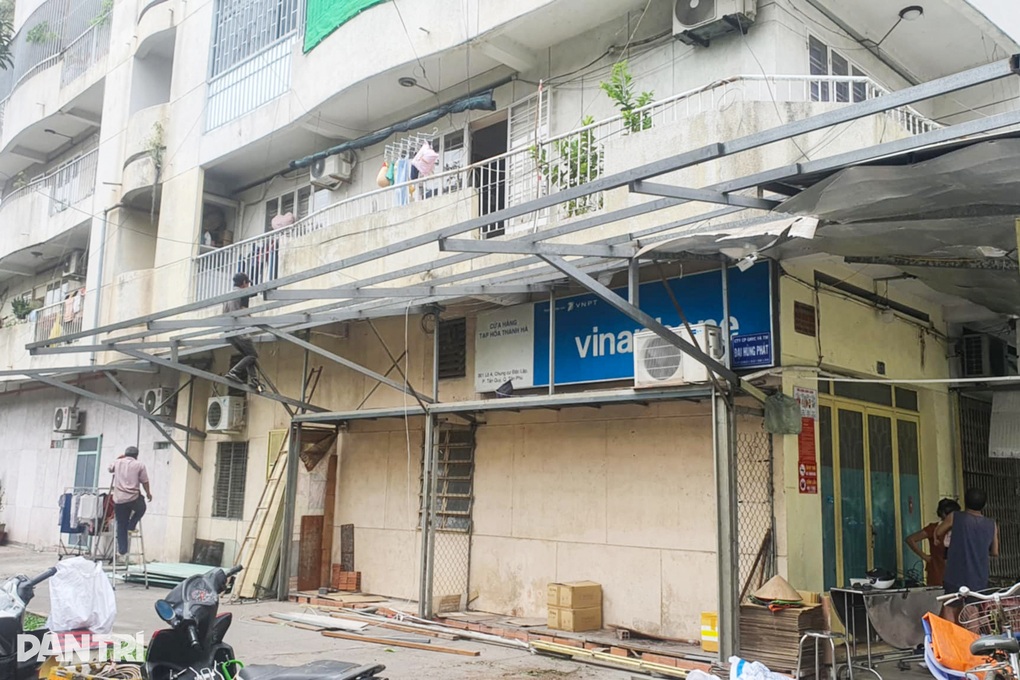 Đã gỡ hết chuồng cọp tại cư xá xảy ra cháy khiến 8 người chết ở TPHCM - 1 Đã gỡ hết chuồng cọp tại cư xá xảy ra cháy khiến 8 người chết ở TPHCM - 1
