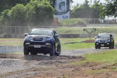 Hơn 500 xe ô tô "có vấn đề" bị triệu hồi để sửa chữa