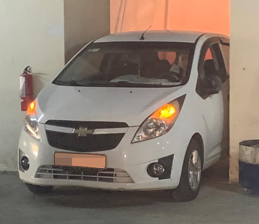 Tranh cãi về tình huống đỗ xe trong chỗ hẹp kiểu chỉ có ở Việt Nam - 2 Tranh cãi về tình huống đỗ xe trong chỗ hẹp kiểu chỉ có ở Việt Nam - 2