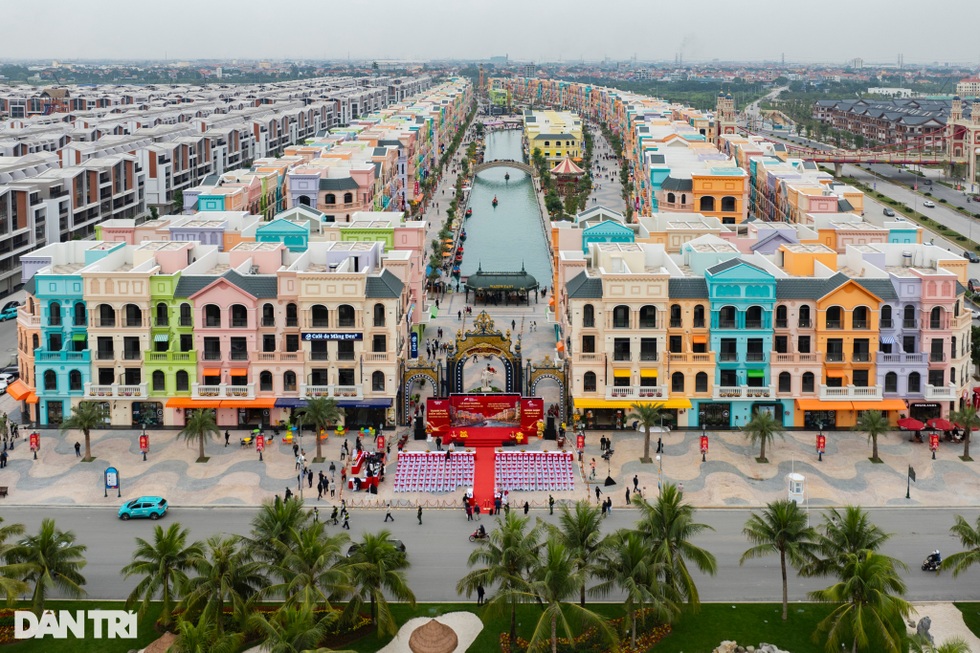 Giới trẻ Hà Nội khám phá vũ trụ giải trí độc nhất miền Bắc - 1 Giới trẻ Hà Nội khám phá vũ trụ giải trí độc nhất miền Bắc - 1