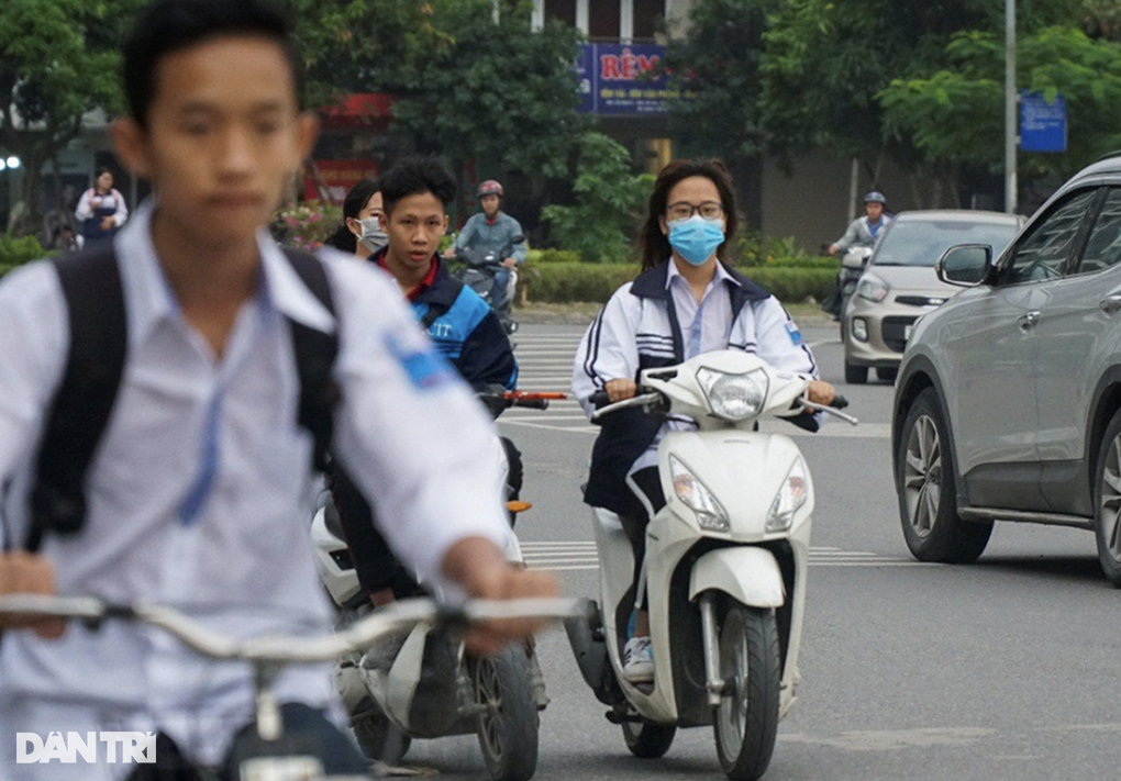Chế tài xử phạt đối với học sinh chưa đủ điều kiện đi xe máy - 1 Chế tài xử phạt đối với học sinh chưa đủ điều kiện đi xe máy - 1