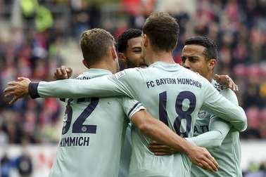 Thắng trận thứ 3 liên tiếp, Bayern Munich áp sát Dortmund