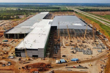 "Ông lớn" Tesla báo lãi kỷ lục, hé lộ ảnh nhà máy tại Đức, Mỹ, Trung Quốc