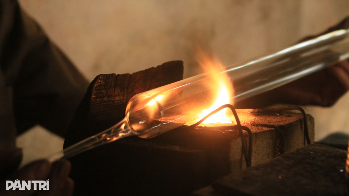 Những người cuối cùng làm nghề thổi ống tiêm philatop - 6 Những người cuối cùng làm nghề thổi ống tiêm philatop - 6