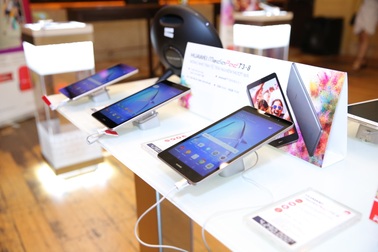 Huawei mang bộ đôi máy tính bảng từ MWC 2017 về Việt Nam