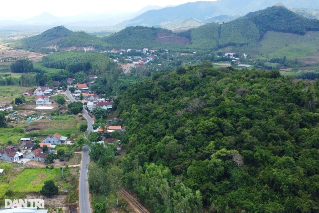 Bí ẩn Hòn Cấm ở thượng nguồn sông Kôn - 2 Bí ẩn Hòn Cấm ở thượng nguồn sông Kôn - 2