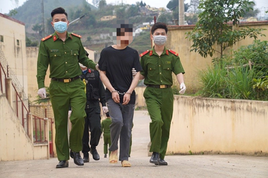 Khám sức khỏe cho 70 tử tù ở Hòa Bình