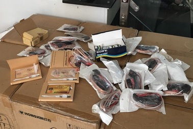 Phát hiện kho thiết bị phục vụ gian lận thi cử